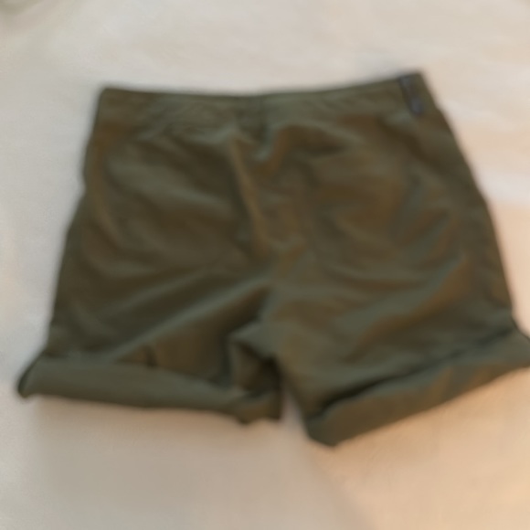 The North Face Horizon II roll-up shorts, size 2 - Picture 2 of 3